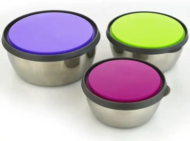 3 PIECES STAINLESS STEEL FOOD CONTAINER WITH LIDS.