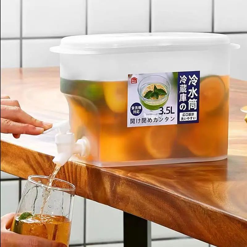 Juice dispenser | Juice storage box with the capacity of 3.5 liter.